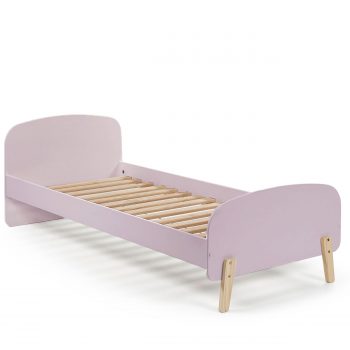 Met dit 1-persoonsbed bed met een ligmaat van 90×200 cm. maak je echt vriend(innetjes). Het bed wordt geleverd incl. lattenbodem en is vervaardigd uit hoogwaardig oudroze gelakt MDF met massief grenen