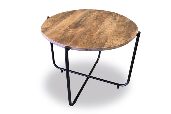 Deze prachtige salontafel is door zijn eigentijdse uitstraling een object op zichzelf. Door zijn exotische houten afwerking is elk exemplaar uniek. Zowel als salon- en bijzettafel te gebruiken!