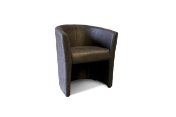 Met deze klassieke fauteuil haal je een goed zitcomfort in huis. Gebruik hem aan de eetkamertafel of als losstaand zitje. Het frame van de fauteuil is vervaardigd uit spaanplaat en afgewerkt met een polyester stof. Verkrijgbaar in meerdere kleuren en uitvoeringen.
