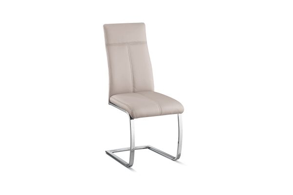 Deze klassieke stoel is afgewerkt met een kunstlederen bekleding en heeft een verchroomd metalen onderstel. De eetkamerstoel heeft een zithoogte van 49 cm en een zitdiepte van 46